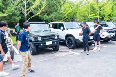 俺の#オプカン ～さなげ場所～：オートフラッグスの近藤社長やタイヤ&ホイール専門店のクラフトのスタッフがカスタムポイントを解説