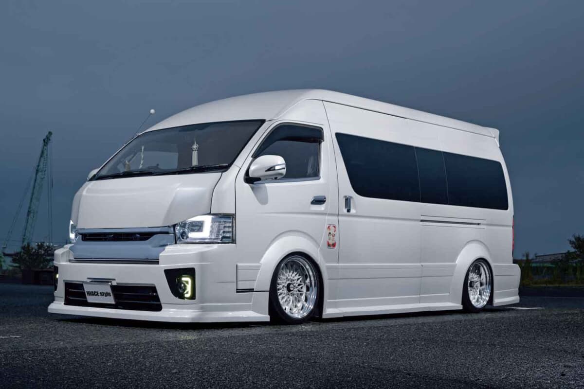リアバンパー100ミリ延長で8ナンバー化。自作エアサス積む200系