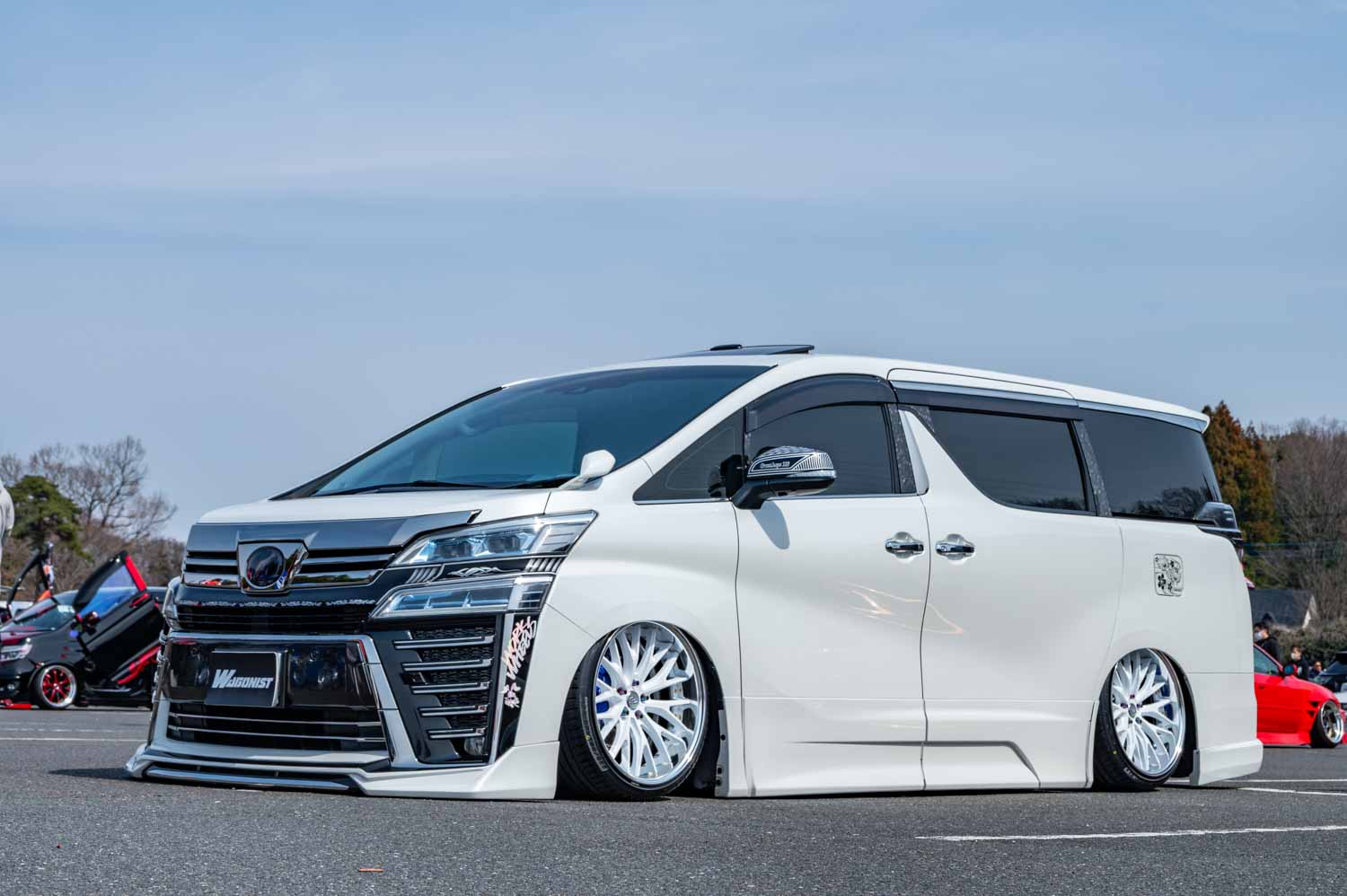スライドドアが開く限界の車高。実用性を死守しながら低さを追求した