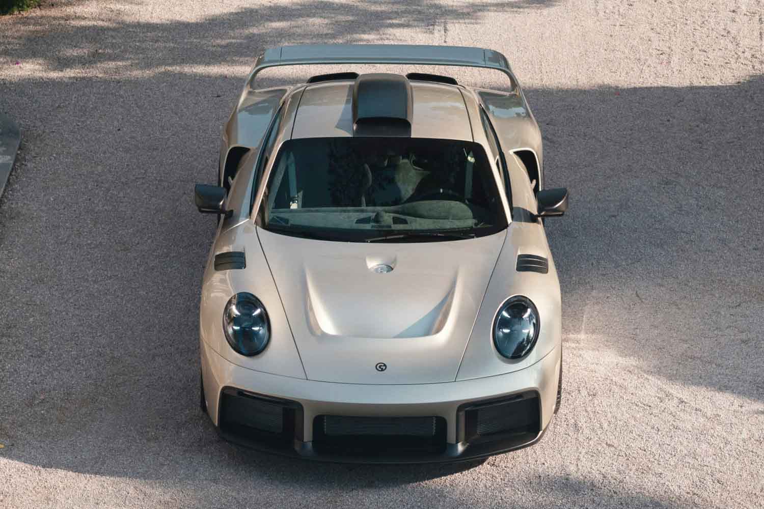 ノーマルを180馬力上回る830馬力。ポルシェ911ターボSを研ぎ澄ました
