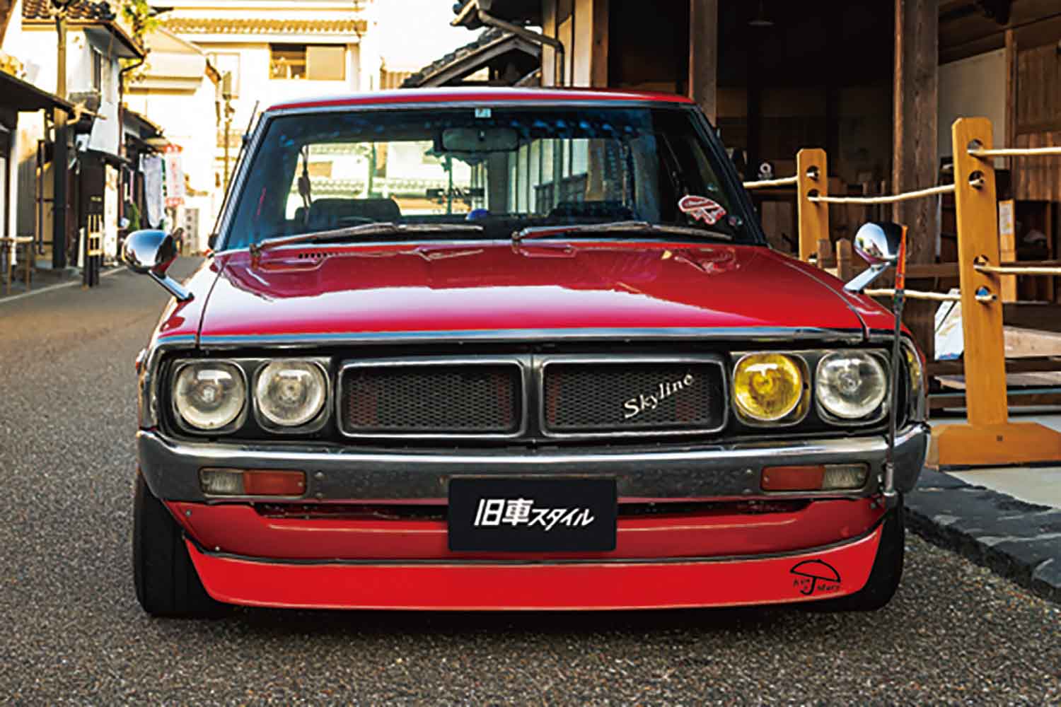 R34型GT-Rと並ぶガレージ。若きオーナーが憧れた1974年式ケンメリの