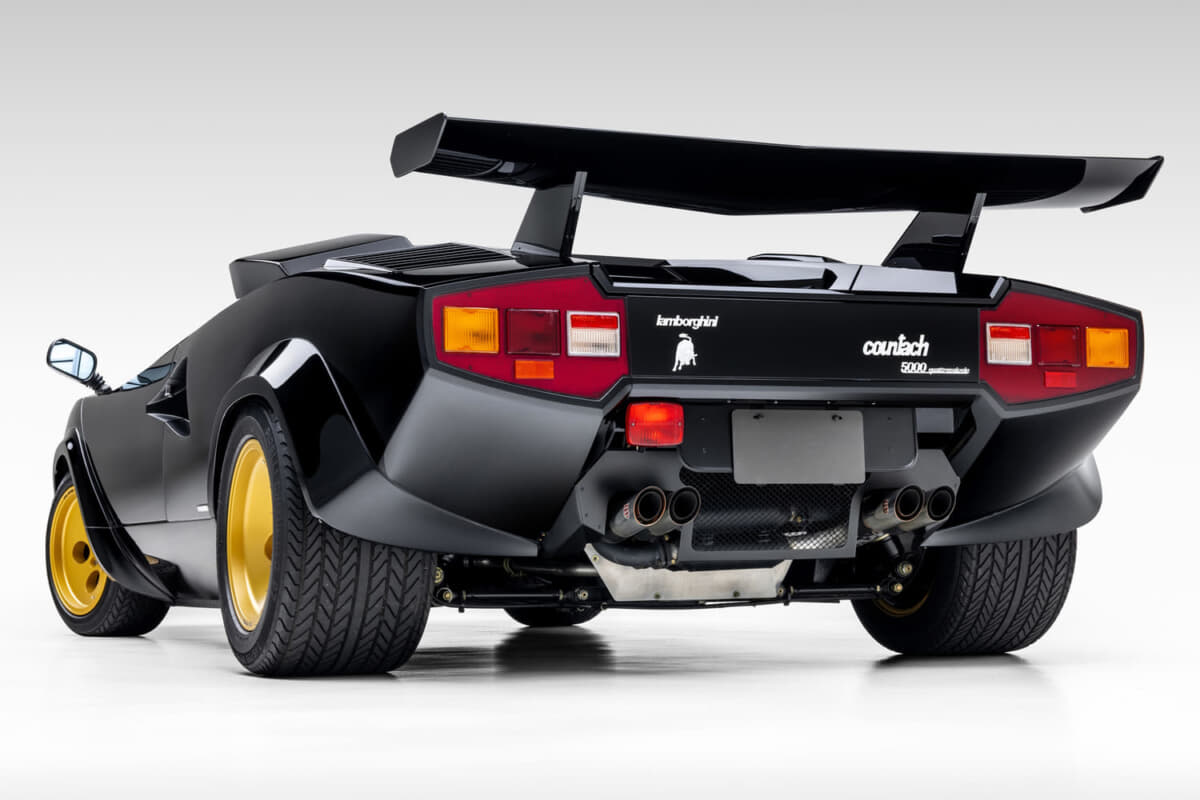 スーパーカー唯一の48バルブをキャブで武装する最強スペックの初期型