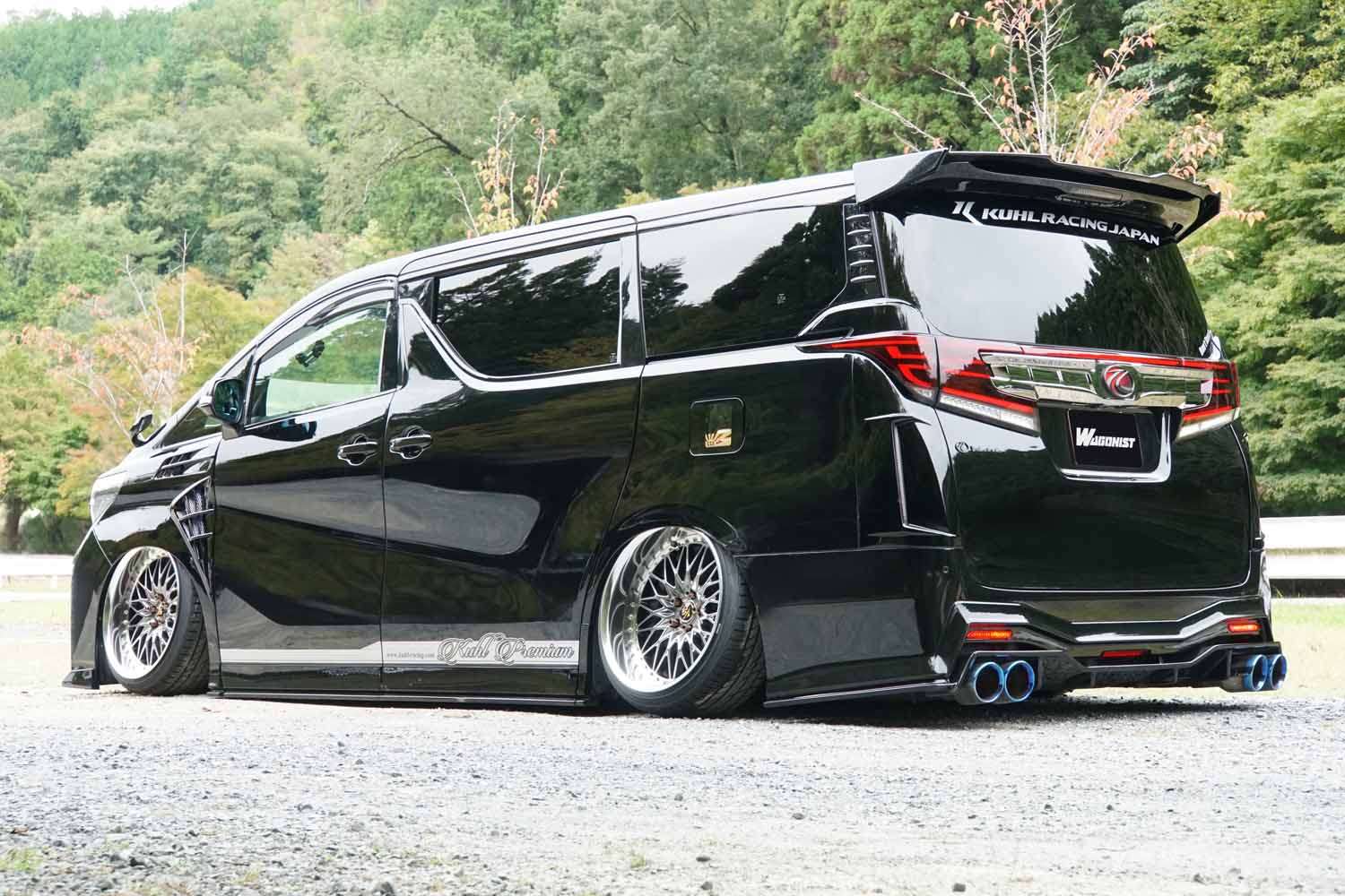 01_AMW_260817_toyota_alphard.jpg