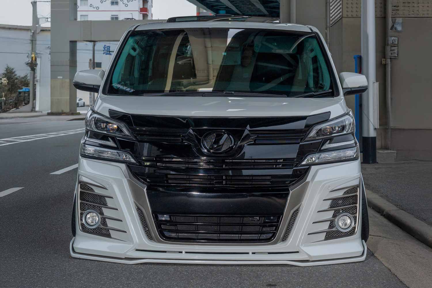メッキ消しとスペーサーなしのツライチ。アーム完備で極太ホイールを履く30ヴェルファイア | AUTO MESSE WEB(オートメッセウェブ ...