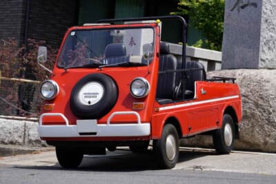 バモス・ホンダ:葛西神社に展示された1970年式バモス・ホンダのフロントフェイス。フロントマウントされた予備タイヤは、デザイン上のアクセントのみならず、前面衝突時の緩衝材(バンパー代わり)としての役割も果たしている