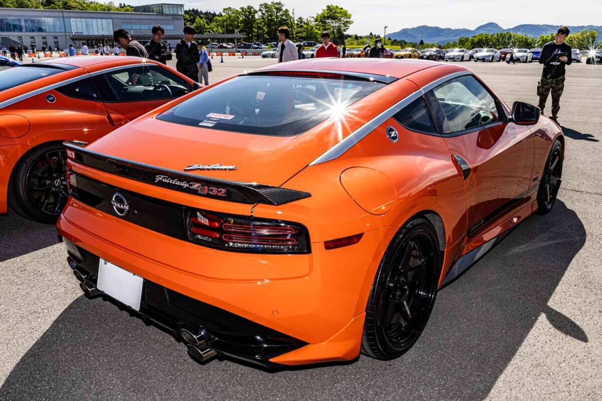 スペーサーはダメ」。NISMOホイール流用でツライチを極めた432オレンジ