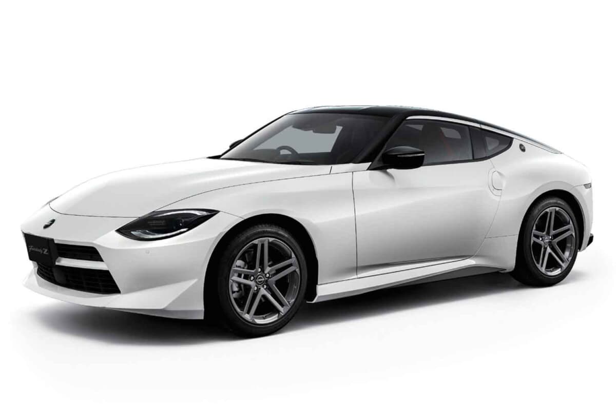 日産「フェアレディZ」がマイナーチェンジ。S30型風Zエンブレムを復活