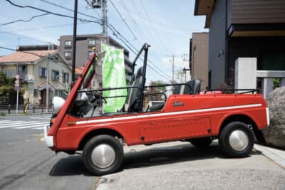 バモス・ホンダ:「4ドアならば」という奥さまの購入条件であったが、実際バモスはご覧の通り、ドアの代わりに転落防止用のパイプバーがあるのみだ。しかし奥さまは笑顔でこれを承諾してくれたというから驚きである