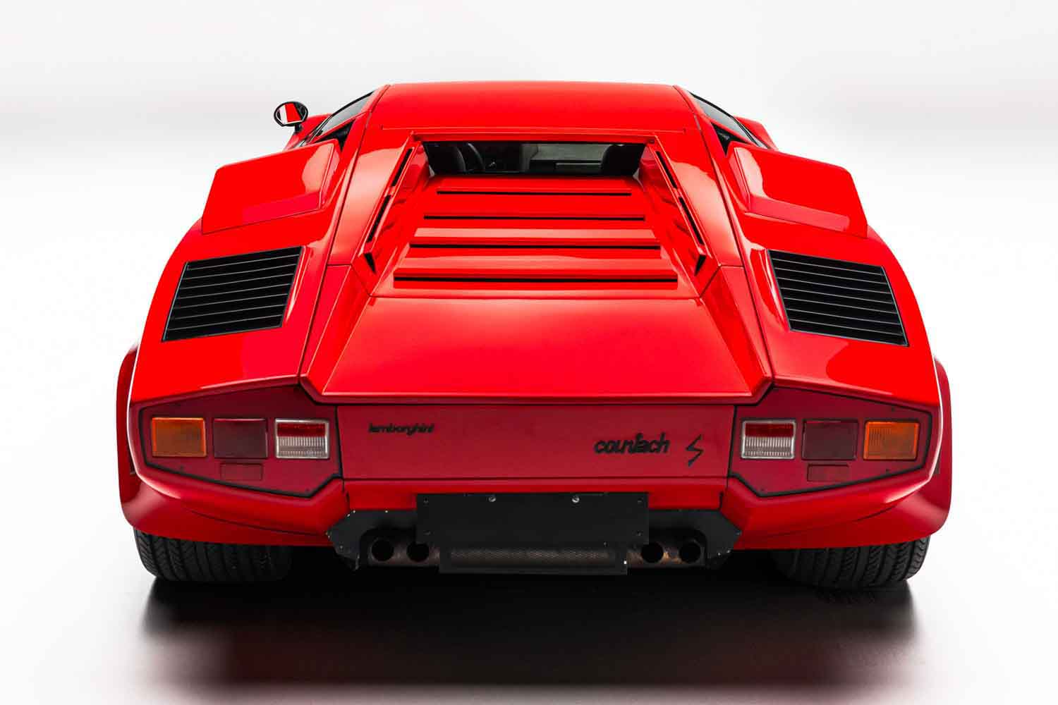 走行1803キロで新車時タイヤ残るカウンタックLP400S。約3億7920万円