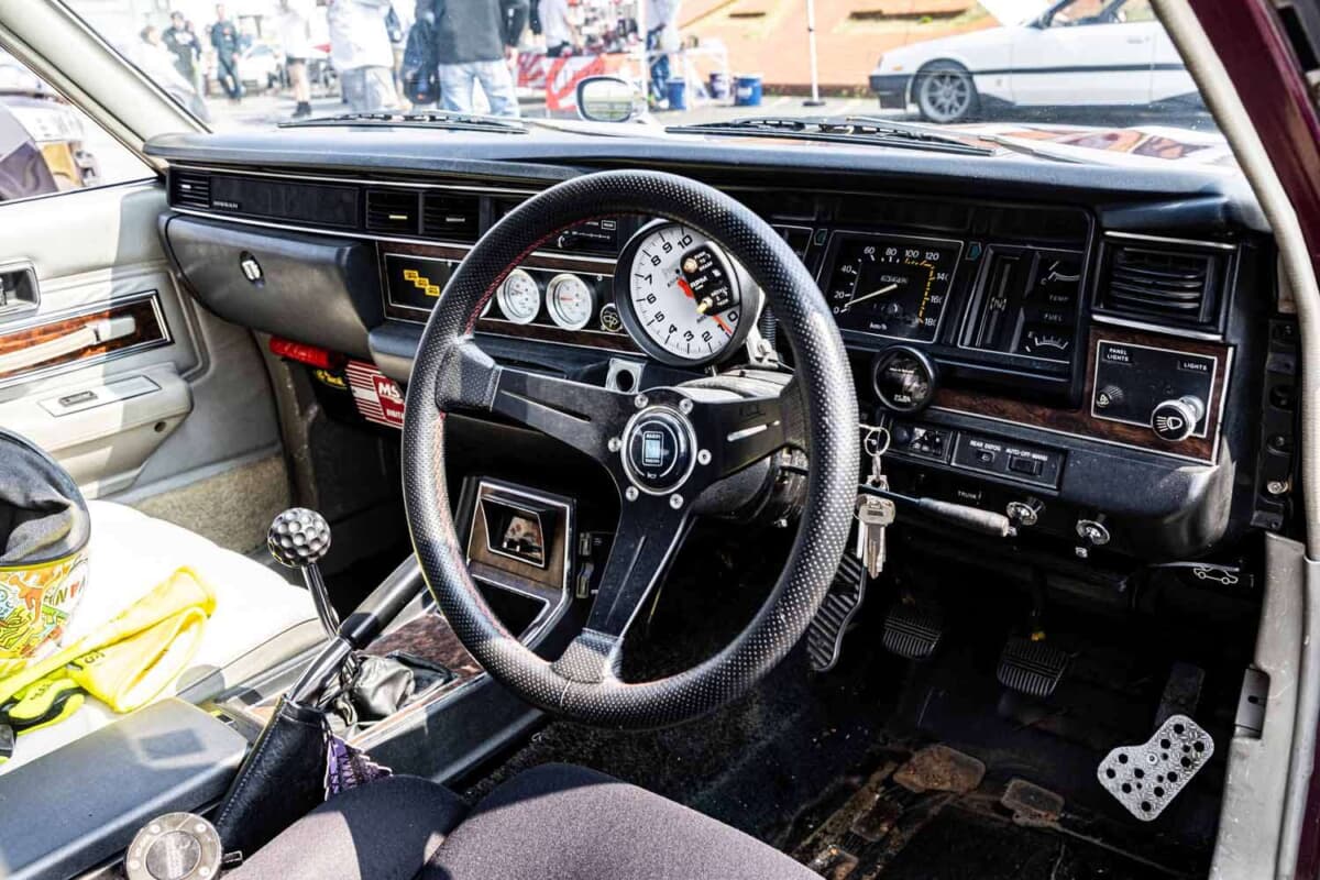 筑波を1分11秒台で走る通勤の足。17歳で買った330セドリック | AUTO
