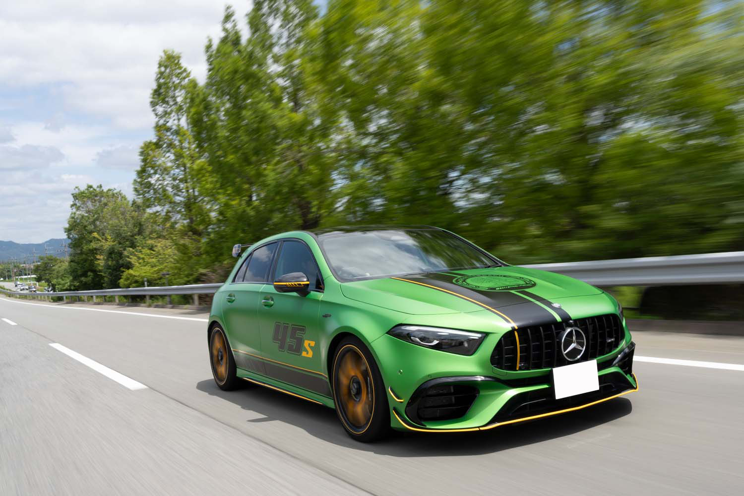 メルセデスAMG A45Sをチューン！ KWクラブスポーツで走る
