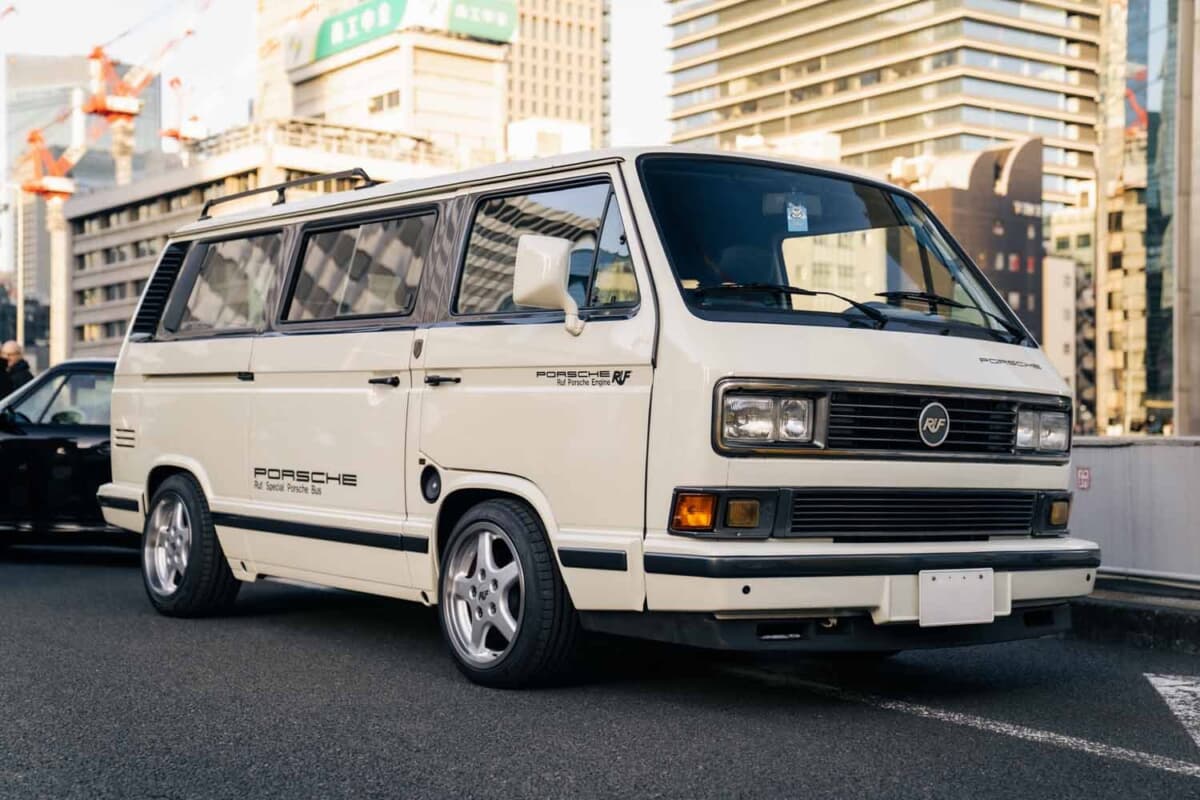 台湾の富豪が1992年に特注した世界に1台。RUFが車体骨格から仕立てたT3