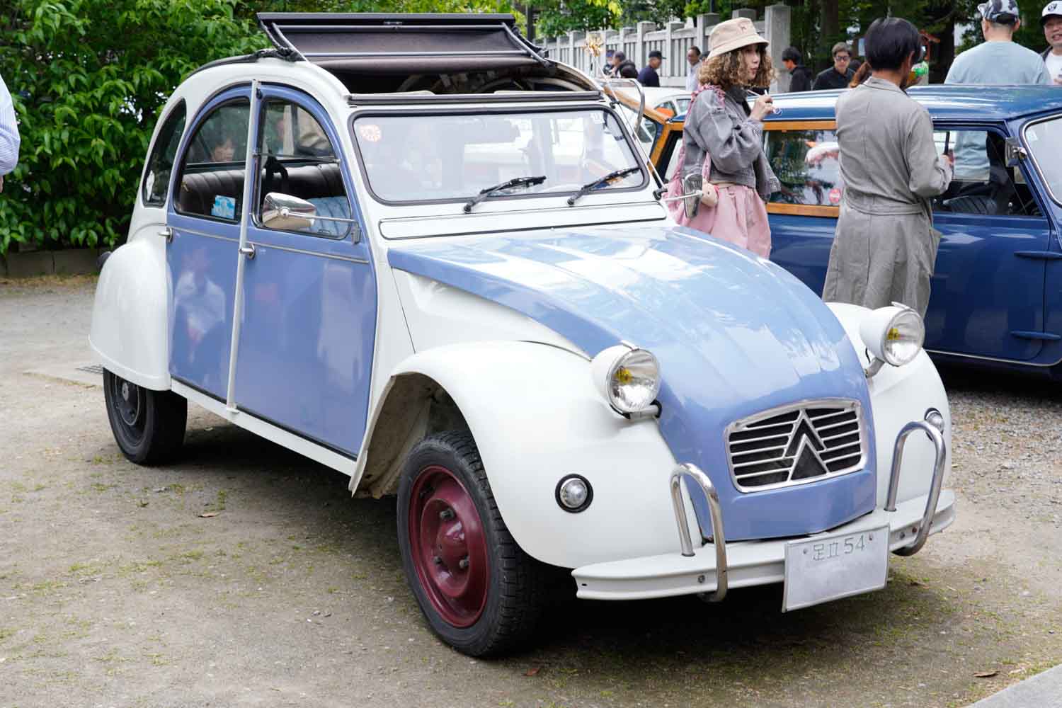 60万円で購入し30年連れ添うカーライフ。1986年式シトロエン2CV | AUTO
