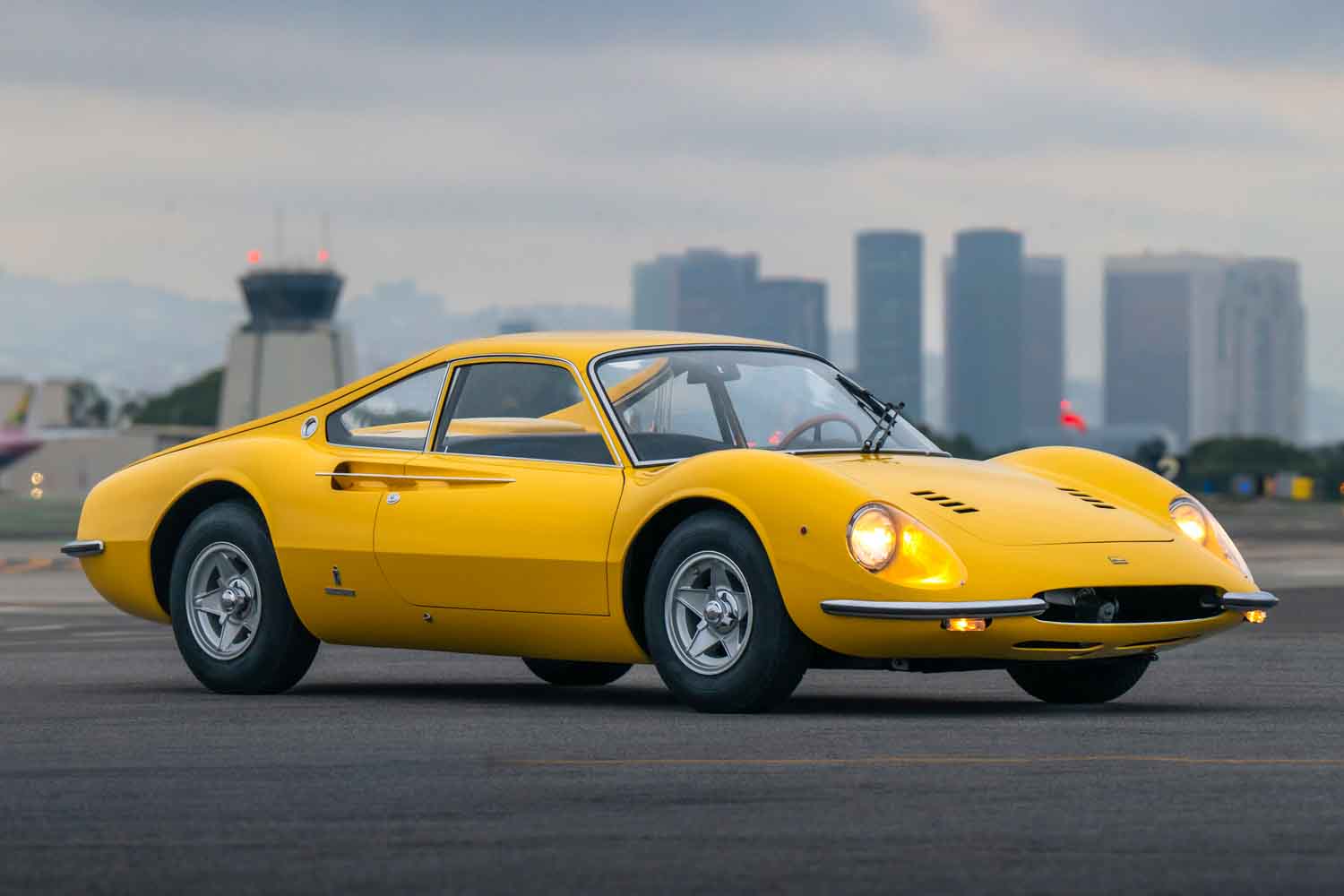 最高5億円の提示を受けるも不落札。フェラーリ原点の試作車ディーノ206