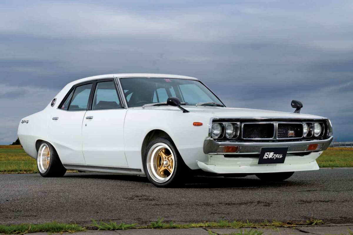 昔憧れたヤンチャな街道レーサー仕様。1976年式スカイラインヨンメリ
