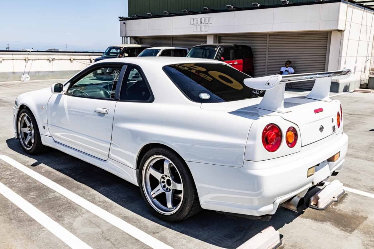 街乗りトルクを追求した。5回のタービン変更で827馬力に達したBNR34GT