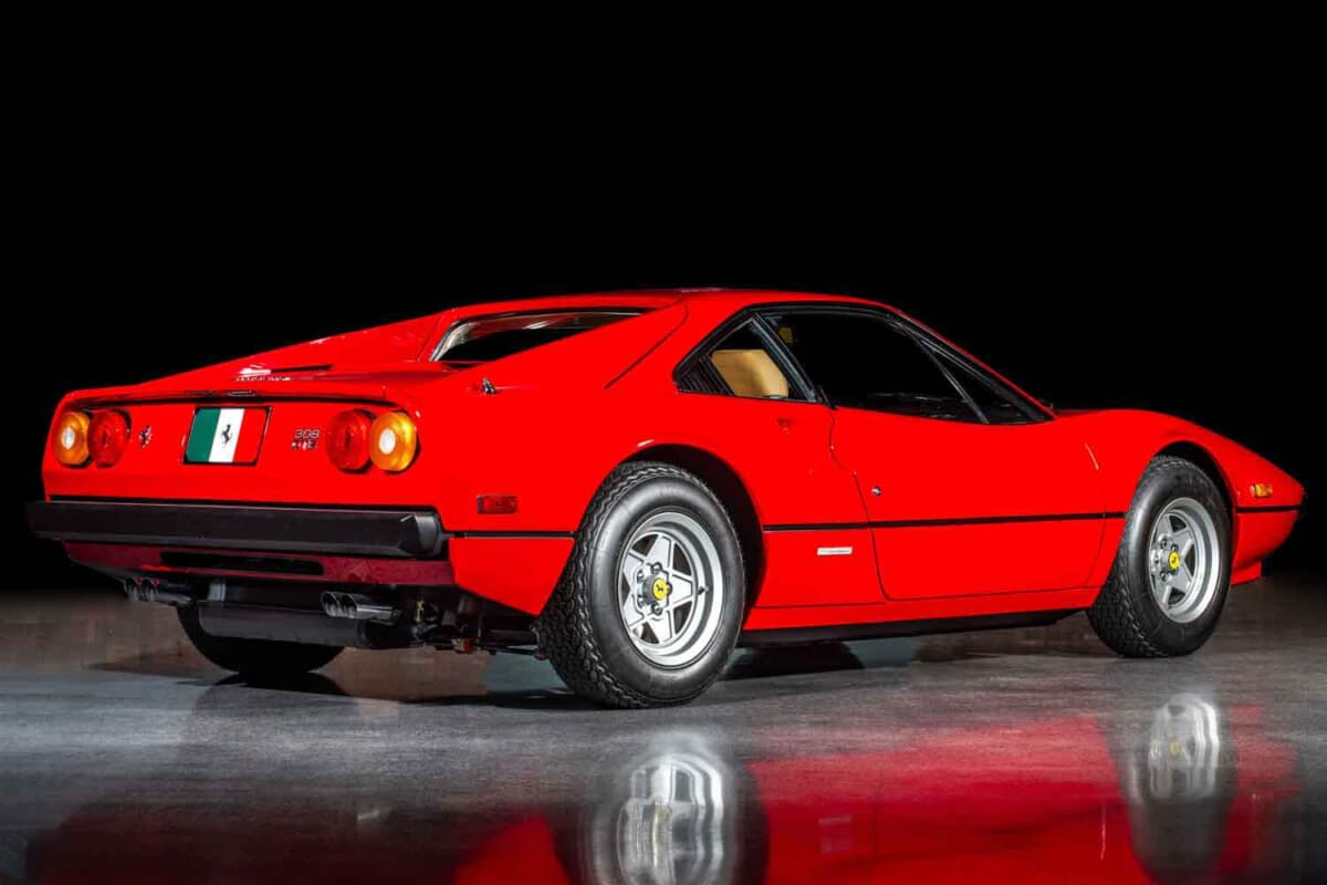 1100時間の修復とFRPボディ。フェラーリ「308 GTB」が約4719万円で競り