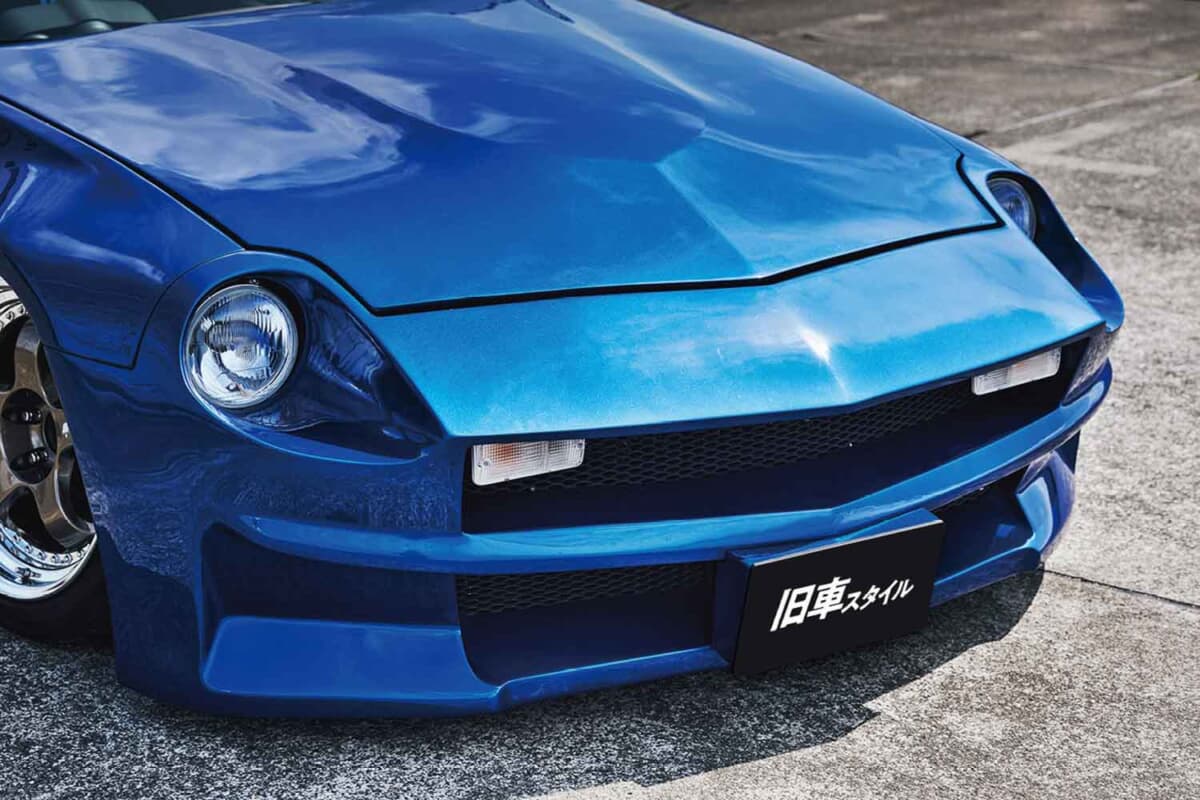 1/ 10日産フェアレディZ Z33型 初代フェアレディZのレトロな丸目顔を完全移植。日産Z33型フェアレディ
