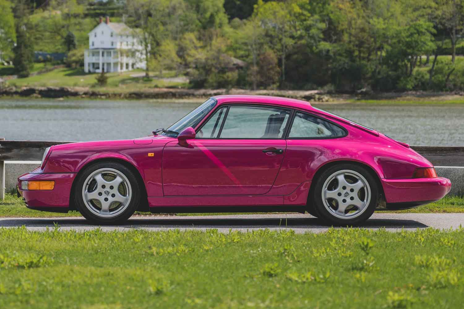 わずか235台の特別色が約7920万円。1992年式ポルシェ911カレラRS