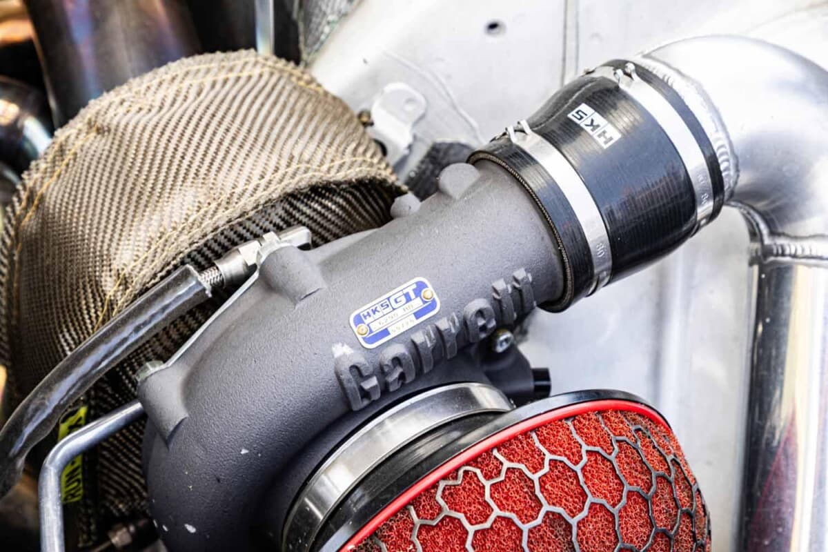 街乗りトルクを追求した。5回のタービン変更で827馬力に達したBNR34GT