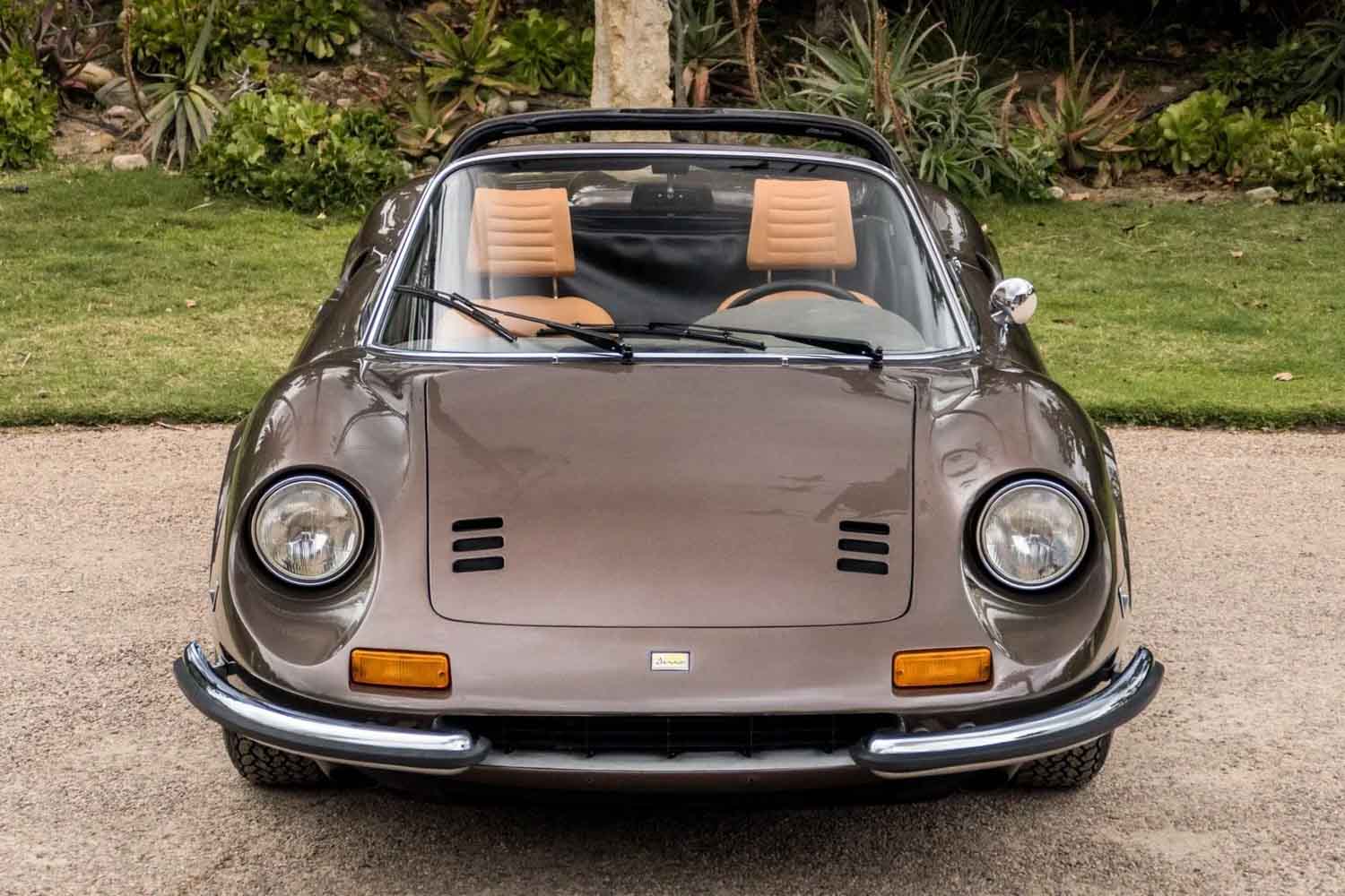 1億円超の予想も流札。1973年式「ディーノ246GTS」ブラウン塗装が放つ