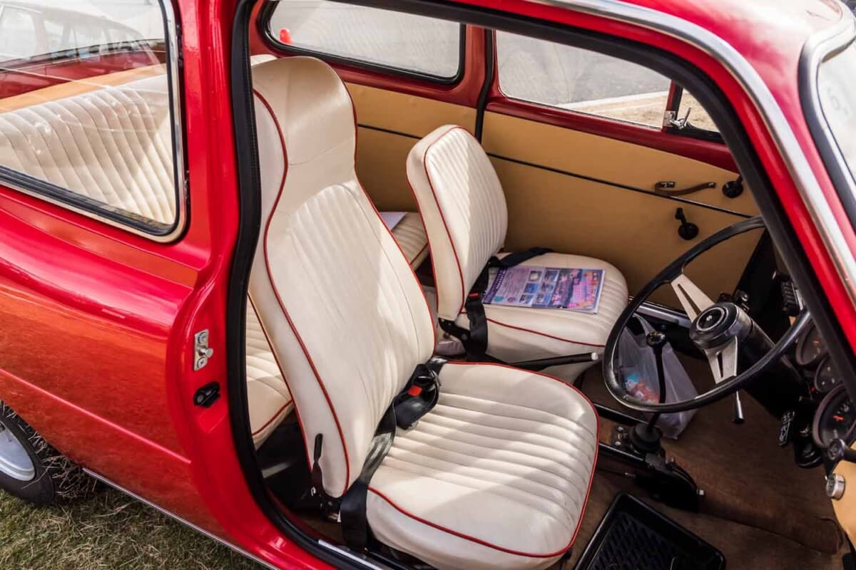 形見だからと断られても熱意で譲受」！ 子供の頃のマイカーだった1967