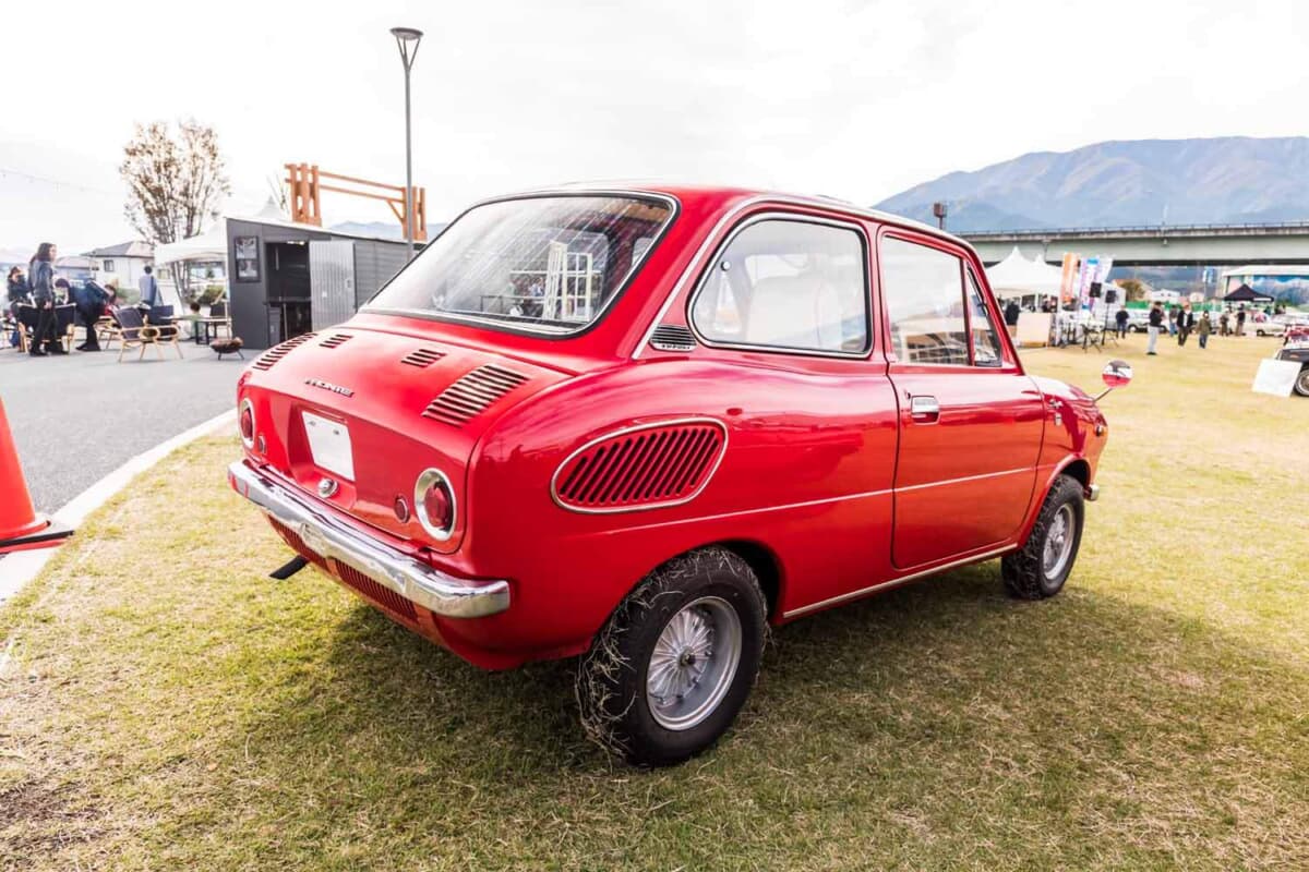 形見だからと断られても熱意で譲受」！ 子供の頃のマイカーだった1967