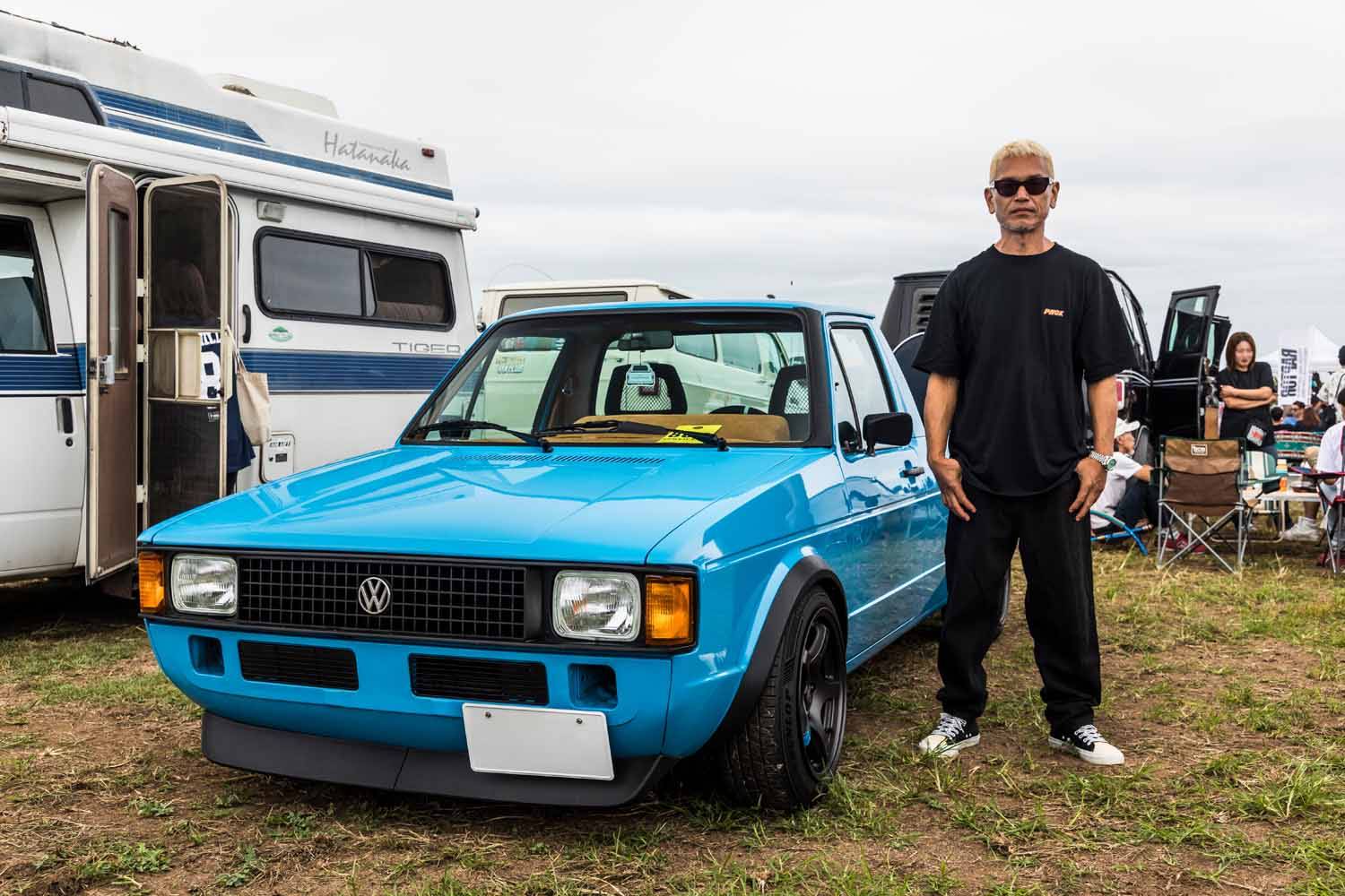 ゴルフ顔のトラックが存在した！ アメ車の群れに紛れ込んだ1981年式