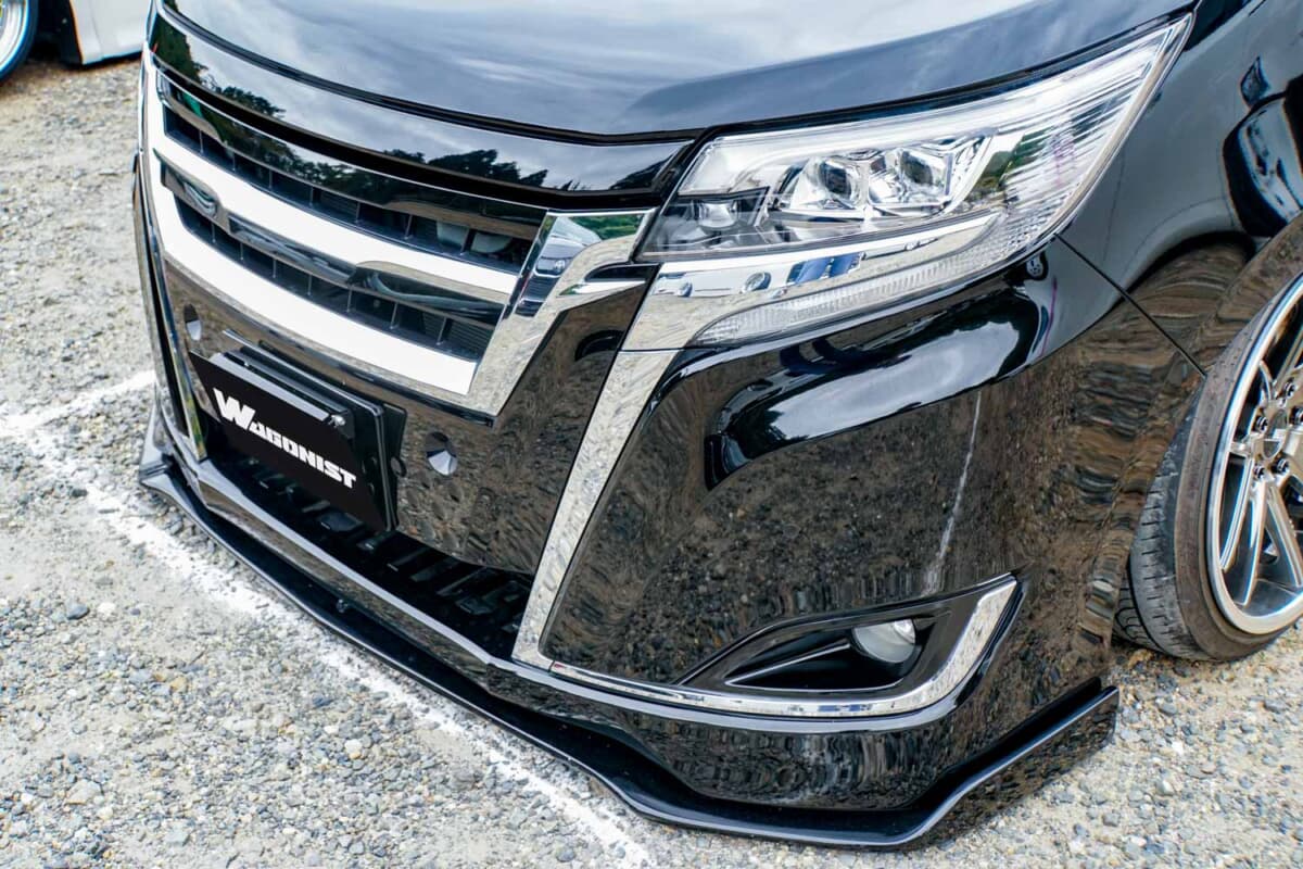 TOYOTA エスクァイヤ　TRDフロントグリル 高級ミニバンでラグジュアリーを捨てた。7年かけてTRDグリルとエアサス
