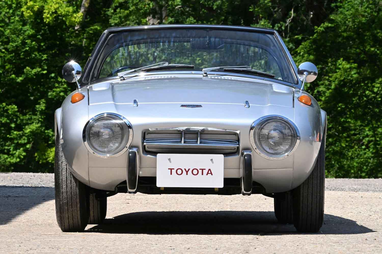 当時59万円のヨタハチが約383万円で落札。パブリカベースのスポーツ