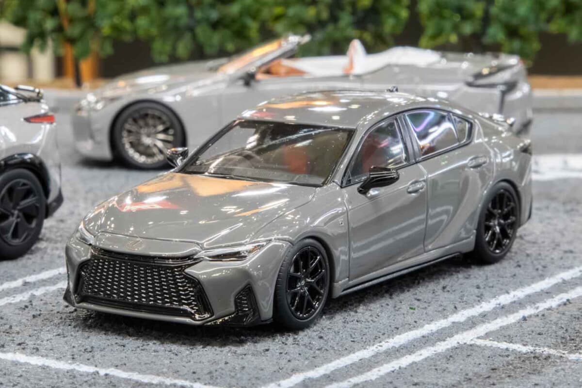 30度切れる1/64ギミックと職人技ジオラマ。京商が全日本模型ホビー