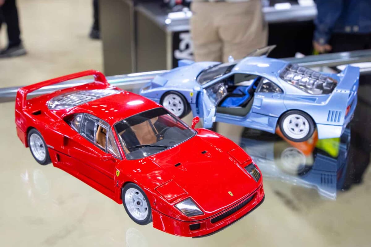 30度切れる1/64ギミックと職人技ジオラマ。京商が全日本模型ホビー