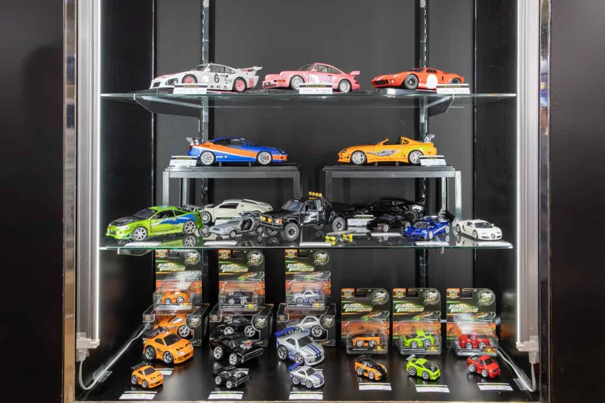 30度切れる1/64ギミックと職人技ジオラマ。京商が全日本模型ホビー