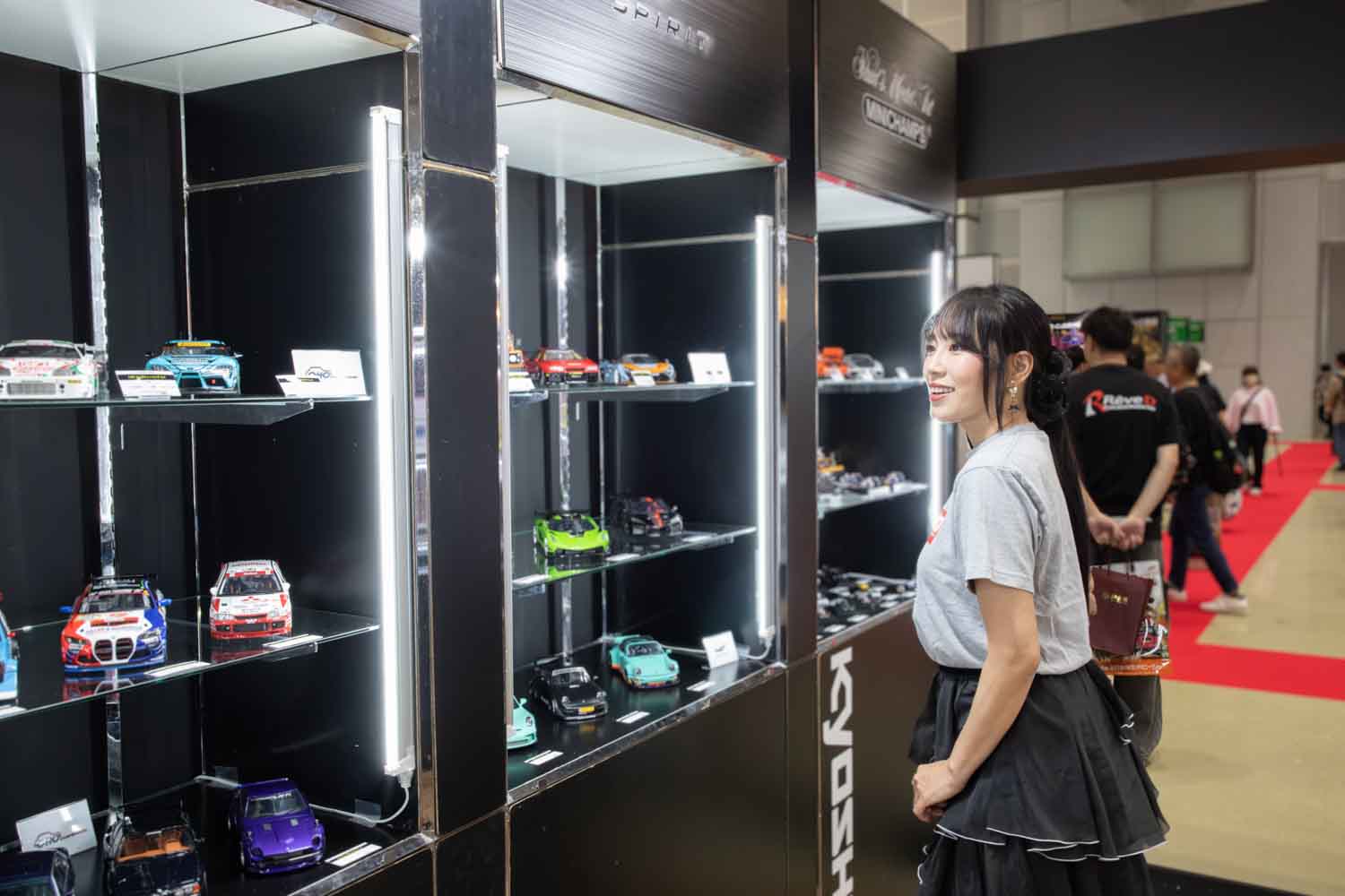 30度切れる1/64ギミックと職人技ジオラマ。京商が全日本模型ホビー