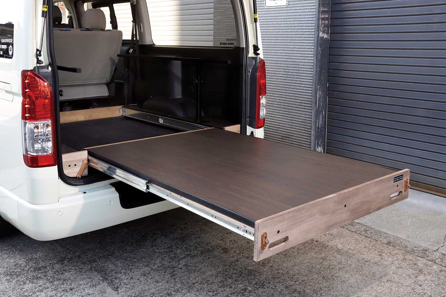 耐荷重220キロのスライドフロアを搭載。丸目フェイスで魅せる