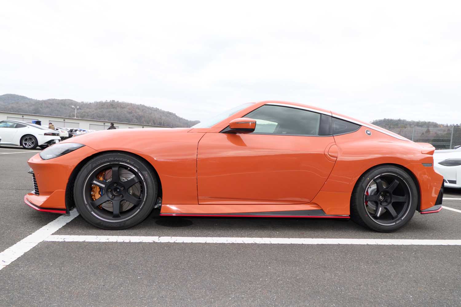 NISMO外装にR35の制動力。日産純正流用で究極を目指すオレンジの新型