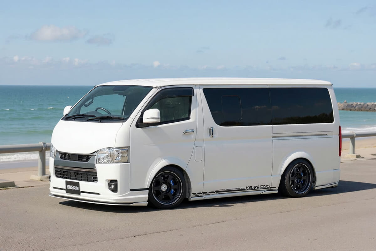 【画像ギャラリー】プラド用8Jをフェンダーと小径タイヤで収める！ トヨタ「ハイエース」の計算された足元 | AUTO MESSE WEB ...
