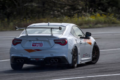 トヨタ86 ZN6 RE:Revolutionパッケージ