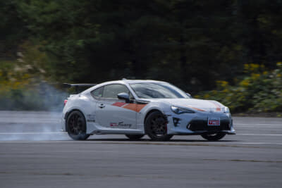 トヨタ86 ZN6 RE:Revolutionパッケージ