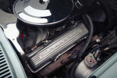 13万8000ユーロ(邦貨換算約2540万円)で落札されたシボレー「コルベットC2スプリットウインドウ」(C)Courtesy of RM Sotheby's