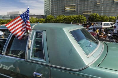 クライスラー ニューヨーカー:リアシート部分のみレザートップ化されたこの4ドアセダンは、レザートップ部分も含めてアメリカらしい淡いグリーンで統一されているのが特徴だ