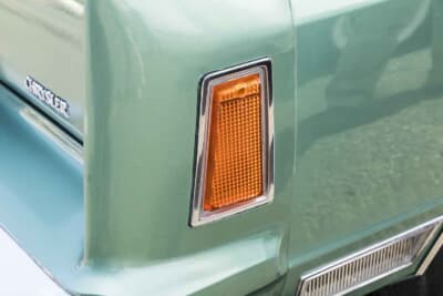 クライスラー ニューヨーカー:淡いグリーンのボディは、野口さんの手元に来てから一度リペイントを施しており、非常に状態が良い