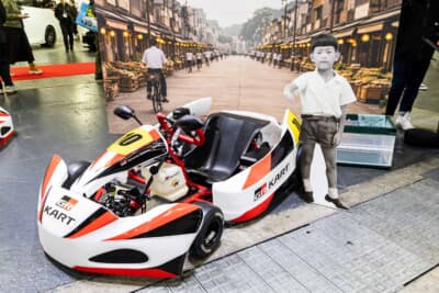 トヨタ GRカート：対応身長は135〜185㎝と幅広く、子供から大人まで一台で対応可能だ