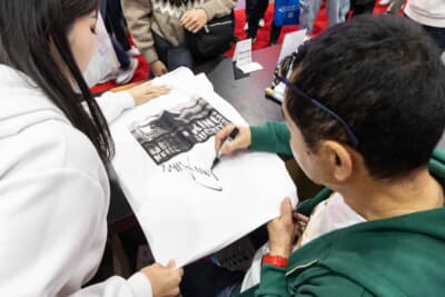 会場には多くのファンが訪れ「家宝にします」というコメントも