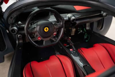 242万5000ドル(邦貨換算約3億7580万円)で落札されたフェラーリ「ラ フェラーリ プロトタイプ P2」(C)Courtesy of RM Sotheby's