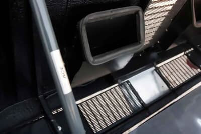 45万ユーロ〜50万ユーロ（邦貨換算約8250万円〜邦貨換算約9160万円）で現在も販売中のフェラーリ「365 GT4 BB」（C）Courtesy of Broad Arrow