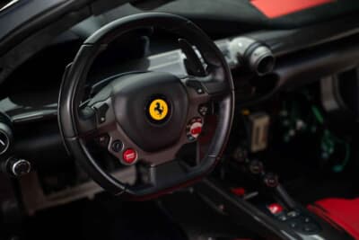 242万5000ドル(邦貨換算約3億7580万円)で落札されたフェラーリ「ラ フェラーリ プロトタイプ P2」(C)Courtesy of RM Sotheby's