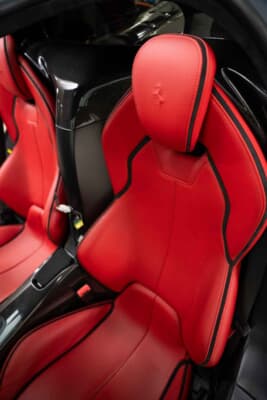 242万5000ドル(邦貨換算約3億7580万円)で落札されたフェラーリ「ラ フェラーリ プロトタイプ P2」(C)Courtesy of RM Sotheby's