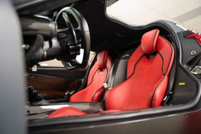 242万5000ドル(邦貨換算約3億7580万円)で落札されたフェラーリ「ラ フェラーリ プロトタイプ P2」(C)Courtesy of RM Sotheby's