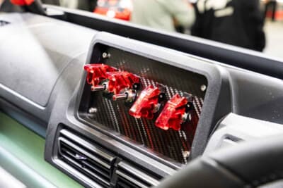 ダイハツ ハイゼット トラック ジャンボ スタークライマー：赤いカバー付きのトグルスイッチ